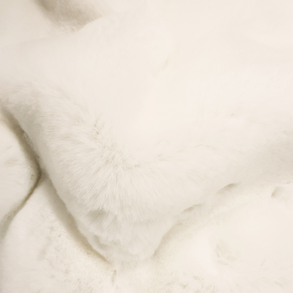 Découvrez notre gamme de tissus en fausse fourrure.