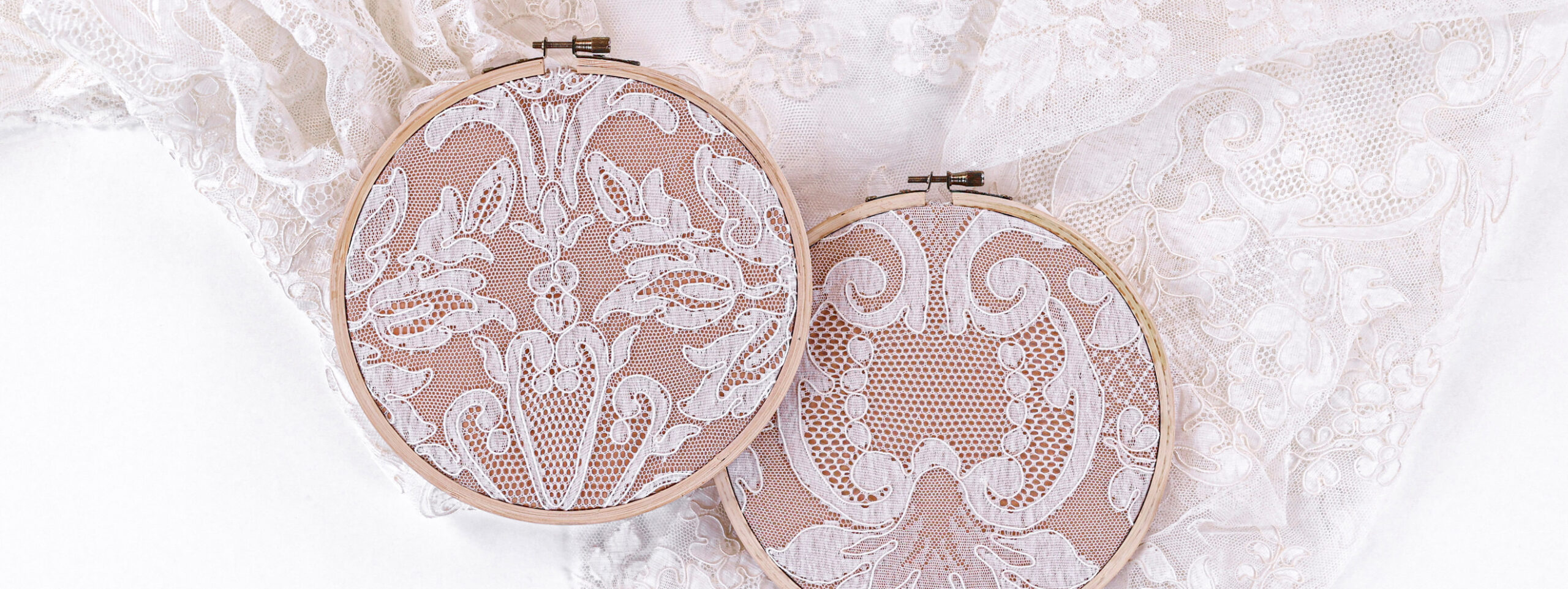 Découvrez notre gamme de dentelles à l'ancienne disponibles chez Stragier