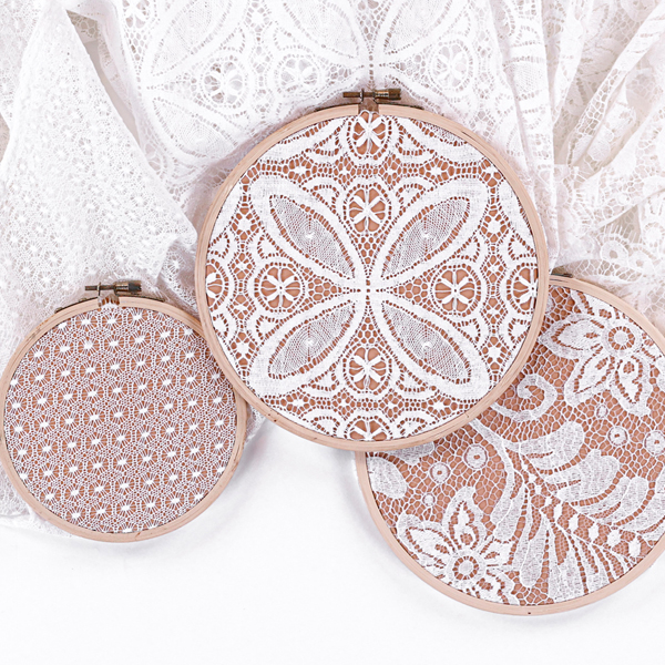 Découvrez notre gamme de dentelles de coton disponibles chez Stragier