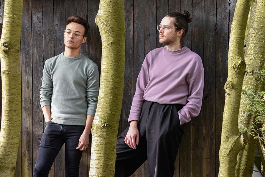 Deux pulls en maille gaufrée pure coton