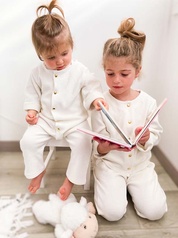 Deux pyjamas en maille gaufrée pur coton