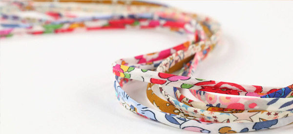 Découvrez notre gamme de cordons en tissus Liberty