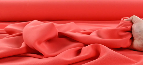 Découvrez notre gamme de crêpes lourd infroissables.