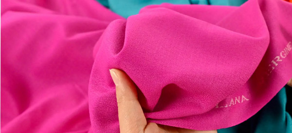 Découvrez nos tissus en crêpe pure laine