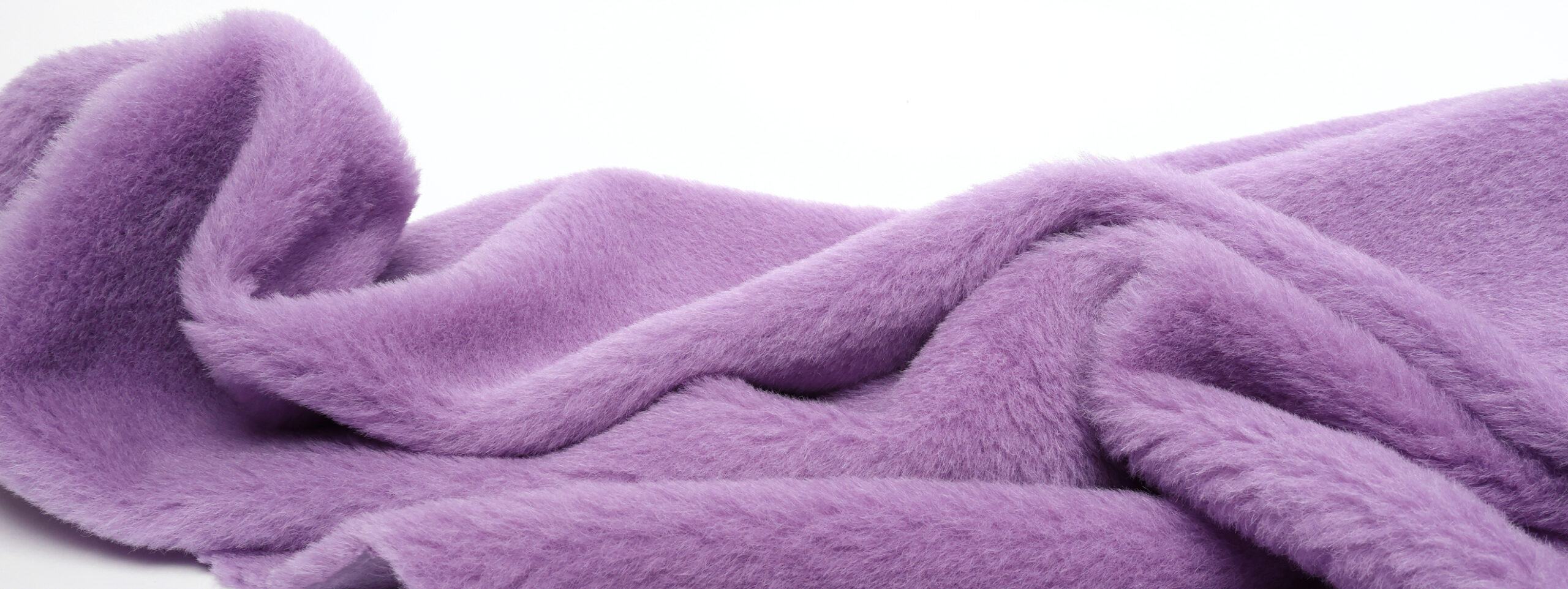 Découvrez notre gamme de tissus Alpaga Haute Couture disponibles chez Stragier.