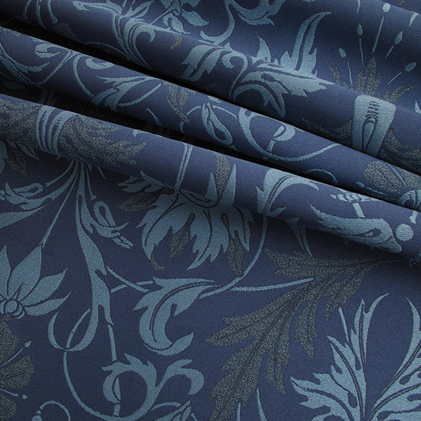 Découvrez notre gamme de tissus broché et brocart de Soie.