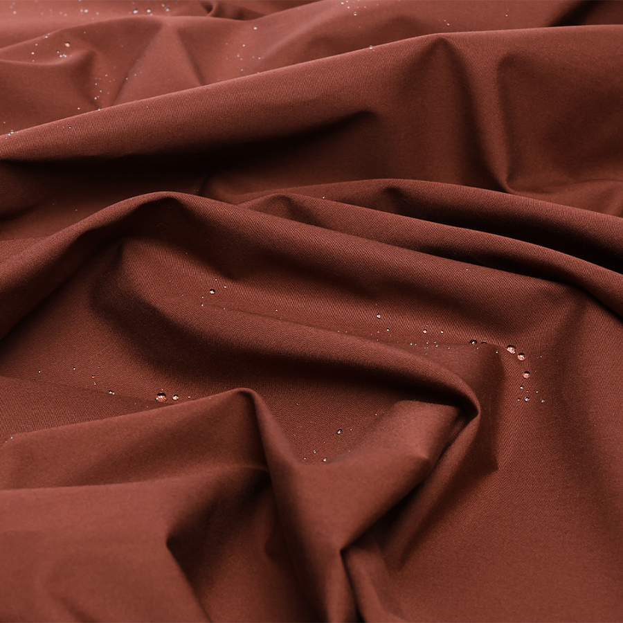 Découvrez notre sélection de tissus coton rainproof.