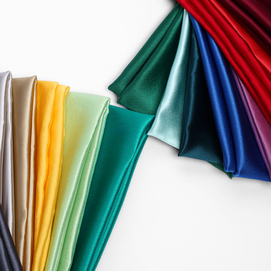 Découvrez notre gamme de tissus en satin