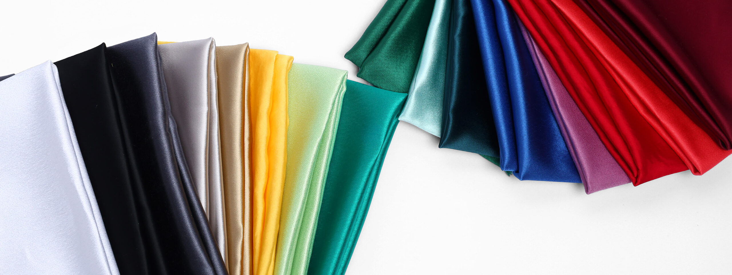 Découvrez notre gamme de tissus en satin