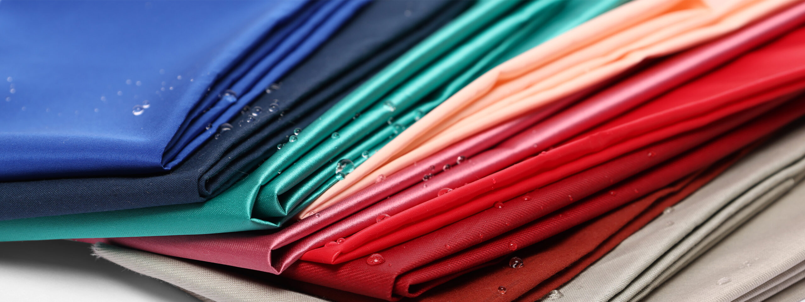 Découvrez notre gamme de tissus imperméables