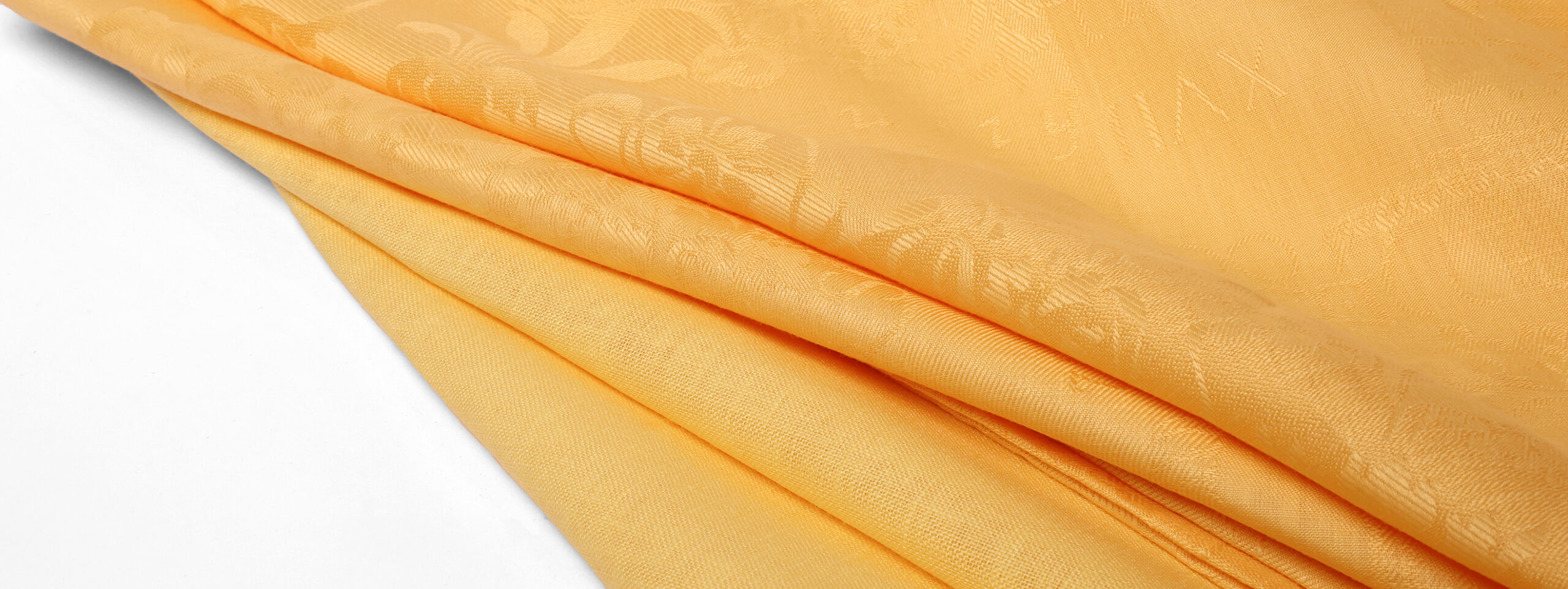 Photo de tissus en lin spécialement développés pour des nappes