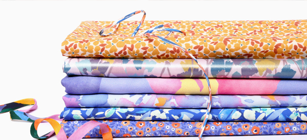 Découvrez notre gamme de tissus qui font partie de la collection UNE uniquement disponible chez Stragier