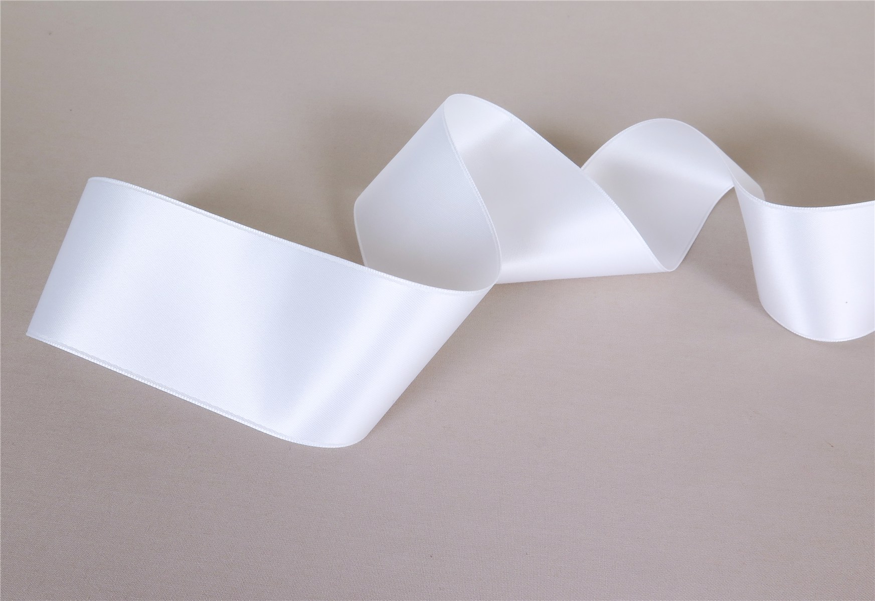 Double Face Satin Ribbon - Plain - 401 Blanc - 50 mm
