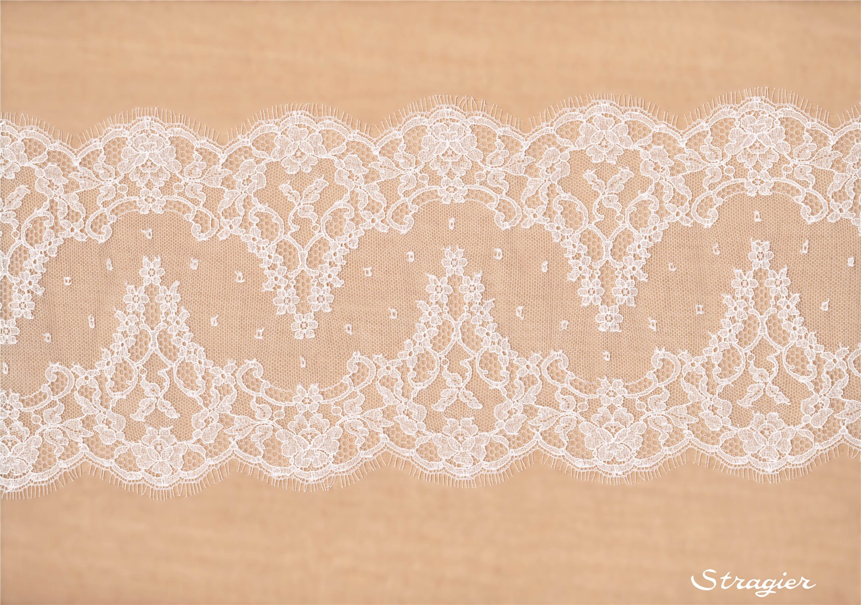 Chantilly Lace - Julienne - Ivoire Stragier - 20 cm