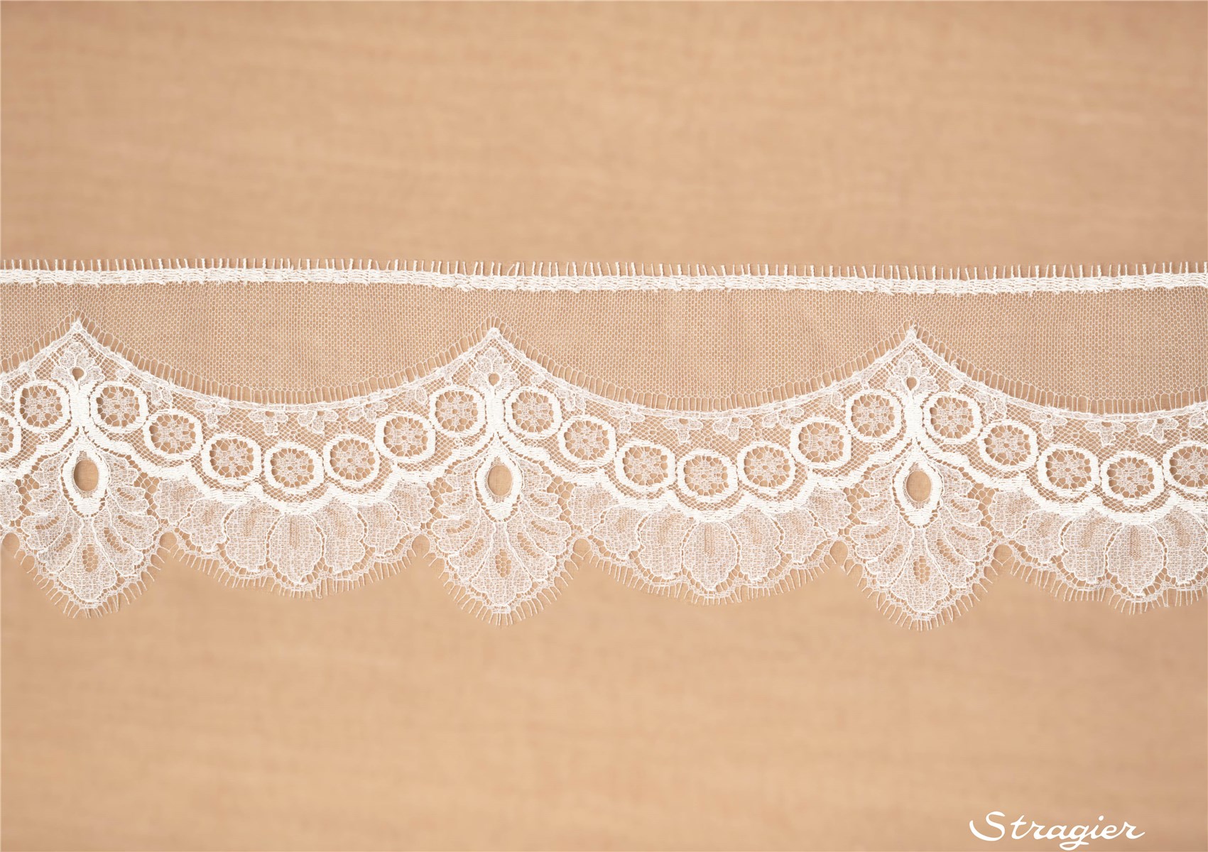 Dentelle Chantilly - Aurore - Ivoire Stragier - 14 cm