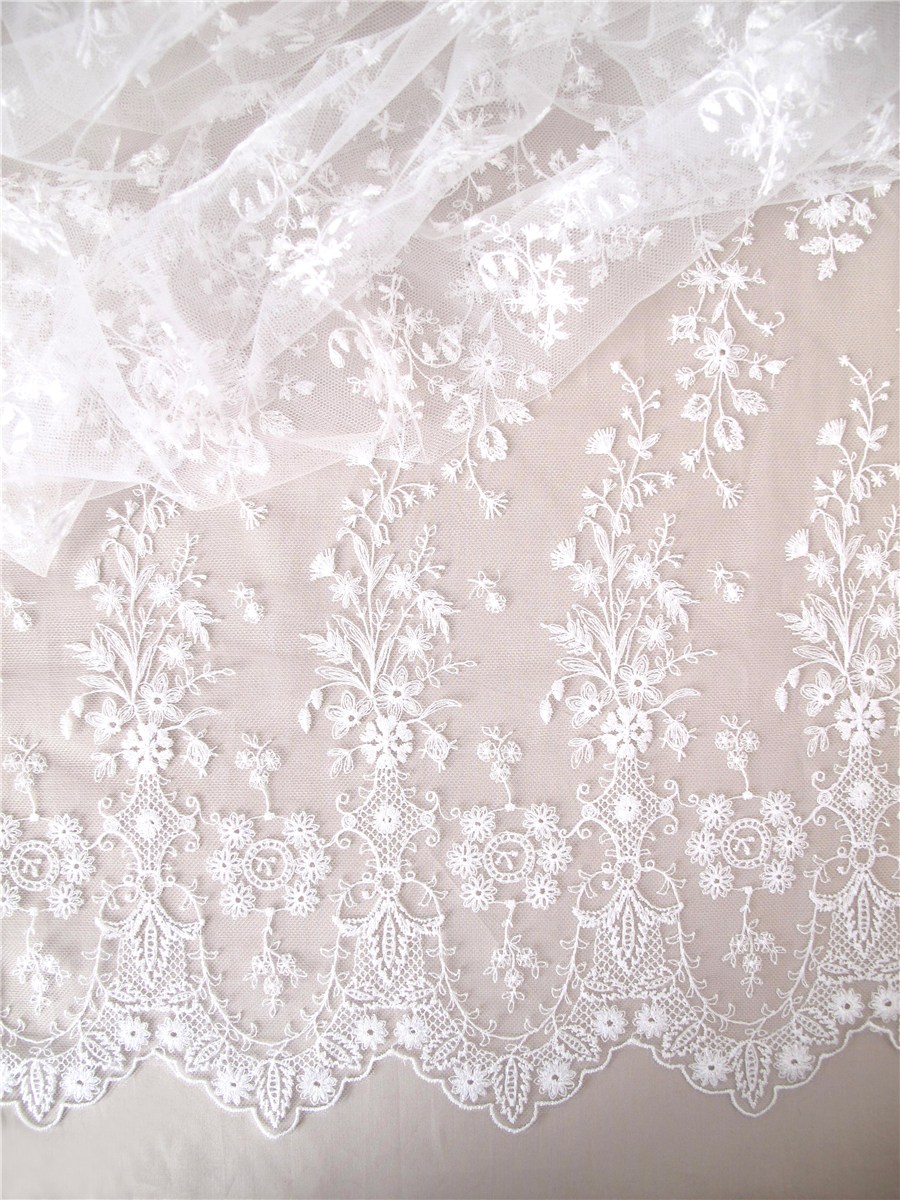 fine Embroidery on Sheer Tulle - Botticelli - Blanc Optique - 130 cm