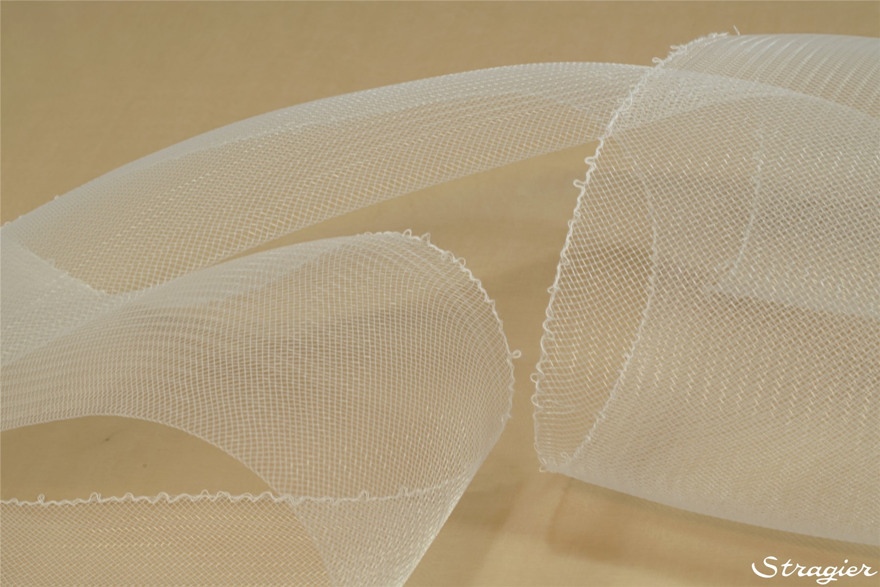 Horsehair braid - coarse - with thread - Plain - Blanc - 156 mm