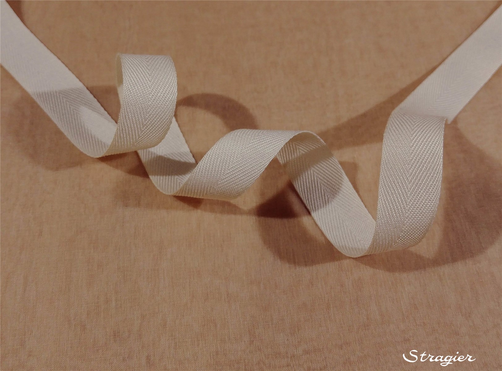 Twill Tape - Plain - 001 Ecru - PAT - 15 mm