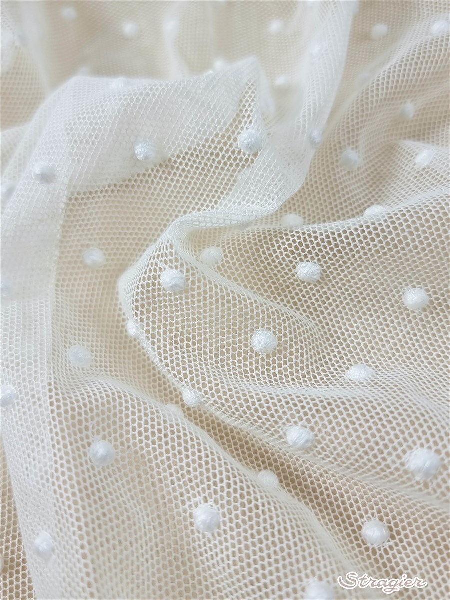 Embroidered Cotton Tulle à l'ancienne - Plumetis 4mm sphérique - Ivoire