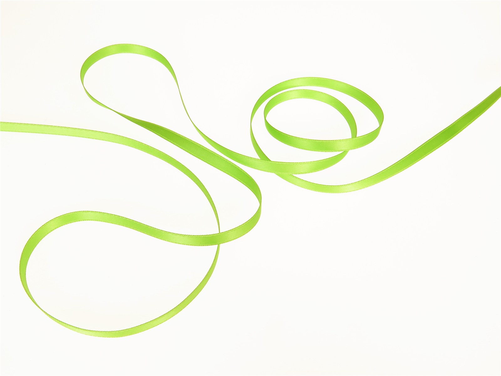 Double Face Satin Ribbon - Plain - 813 Spring Green - 6 mm