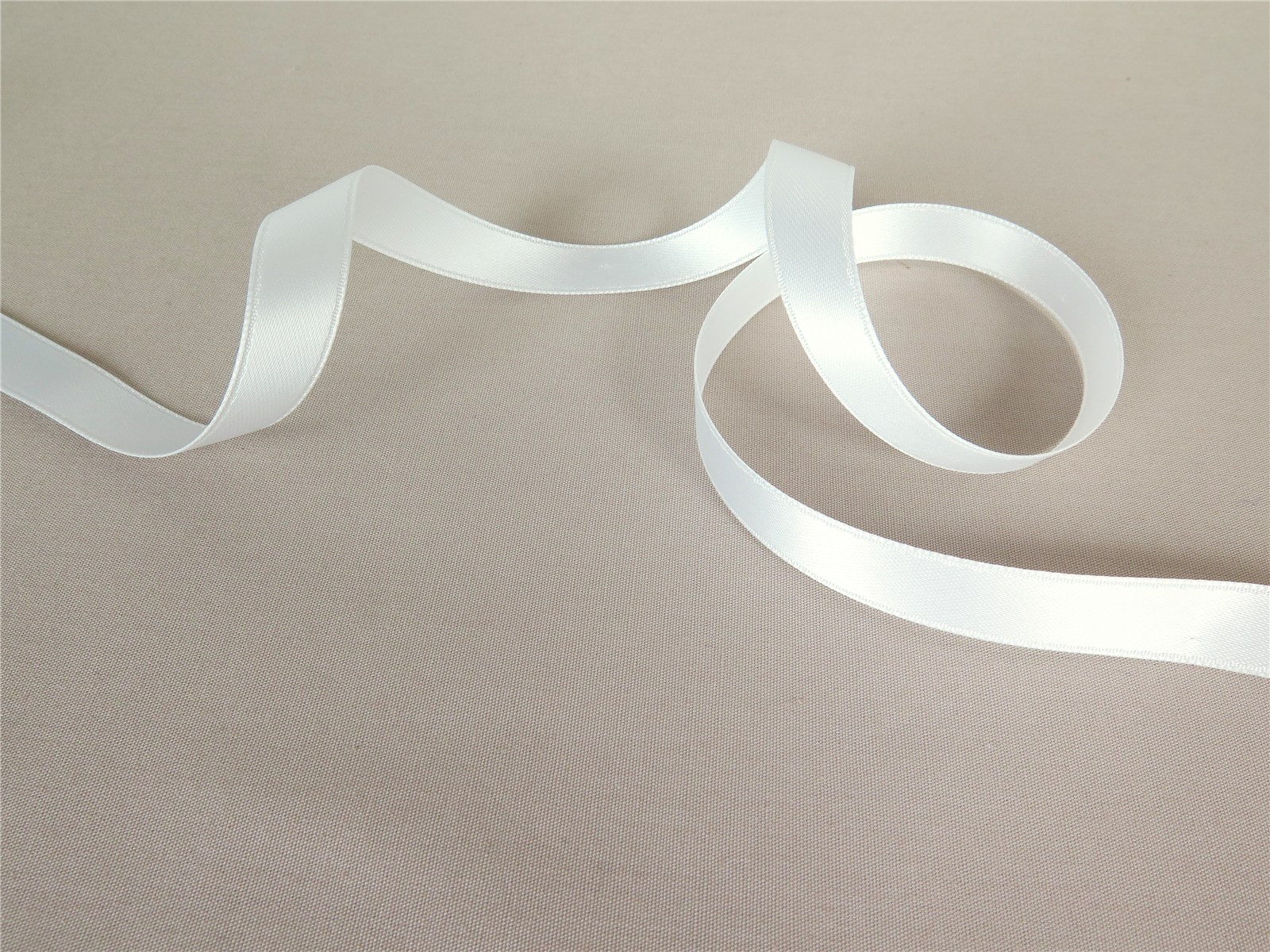 Ruban Satin double face - uni - 23 Natural - 10 mm