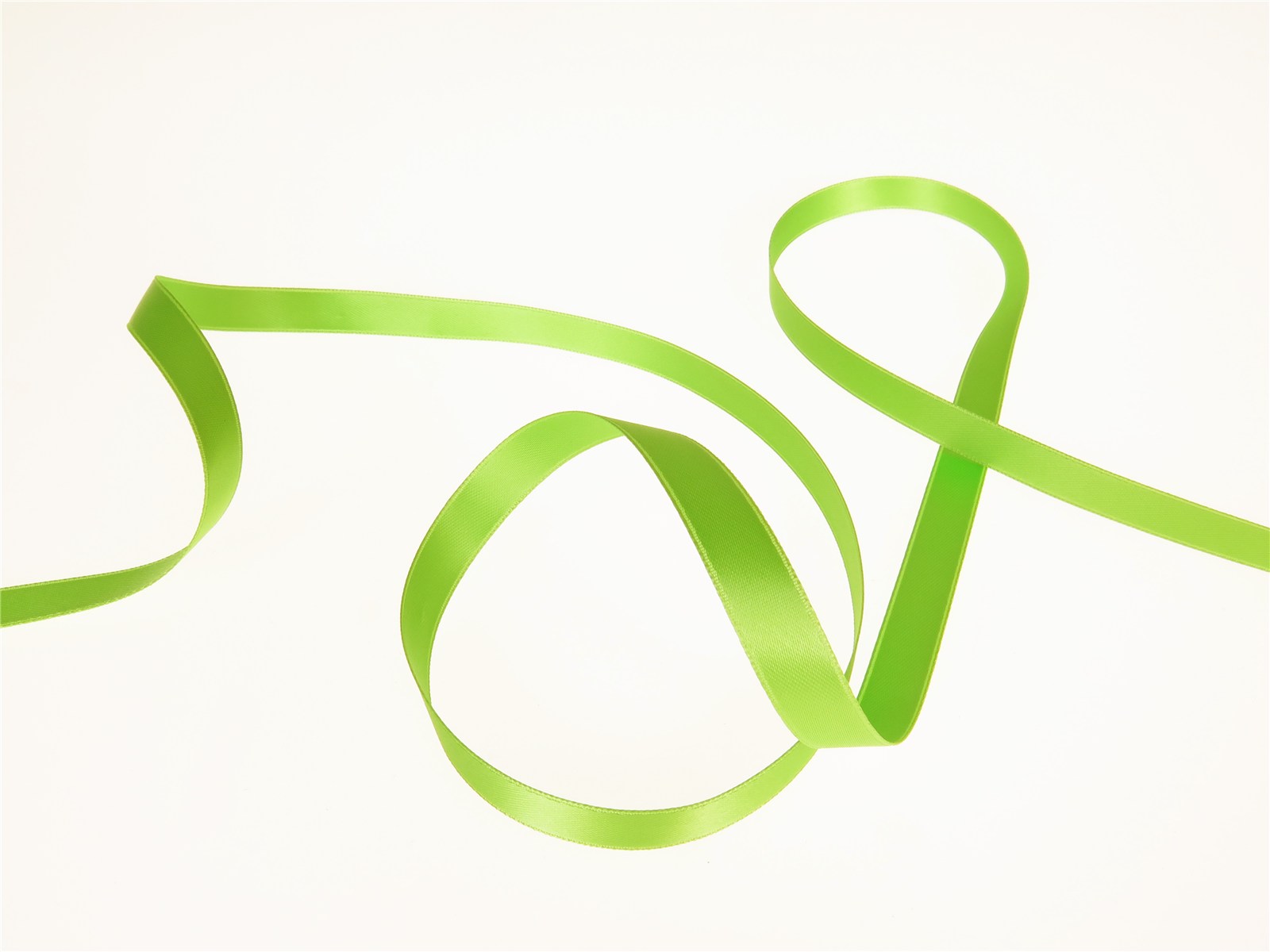 Double Face Satin Ribbon - Plain - 813 Spring Green - 10 mm
