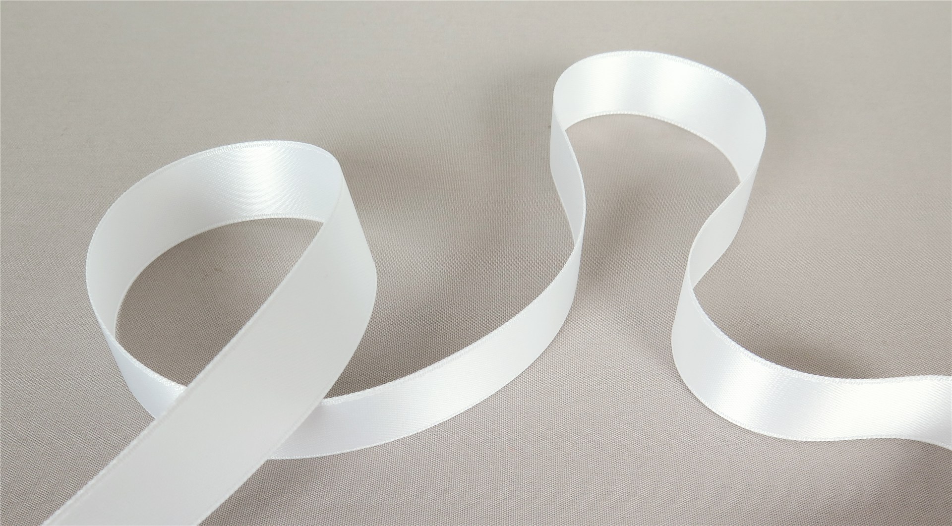 Ruban Satin double face - uni - 405 Porcelaine - 16 mm