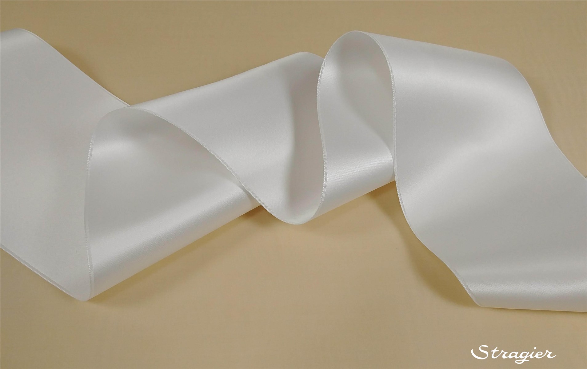Double Face Satin Ribbon - Plain - 405 Porcelaine - 100 mm