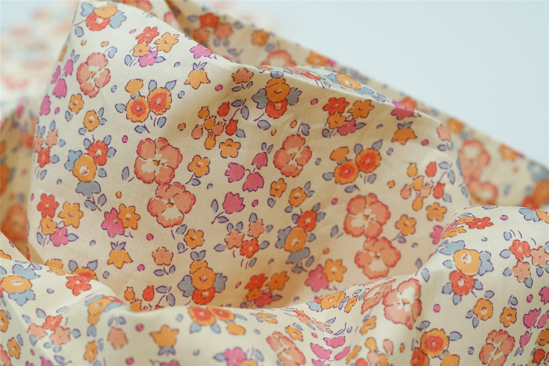Liberty Tana Lawn - 4285 Ella and Libby - Mandarine 