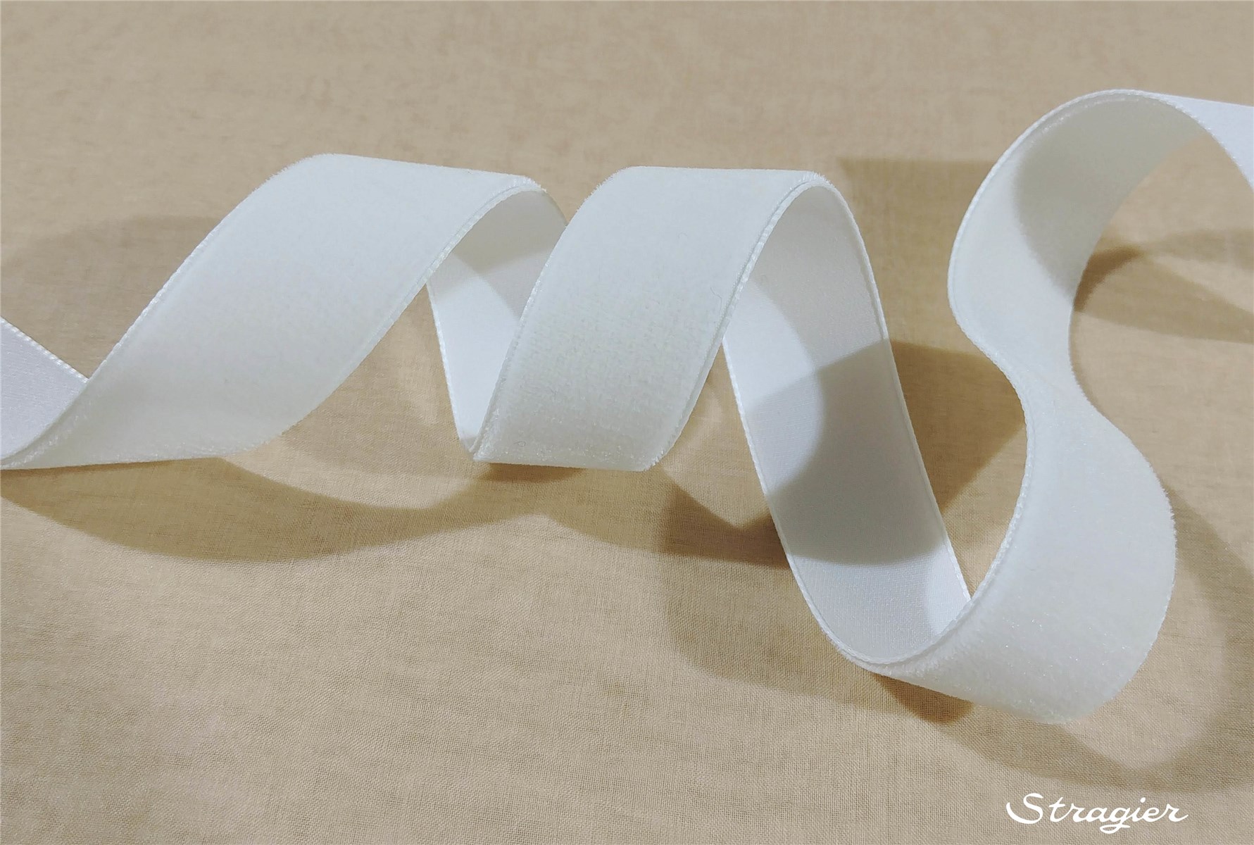 Ruban Velours - uni - 401 Blanc - 22 mm