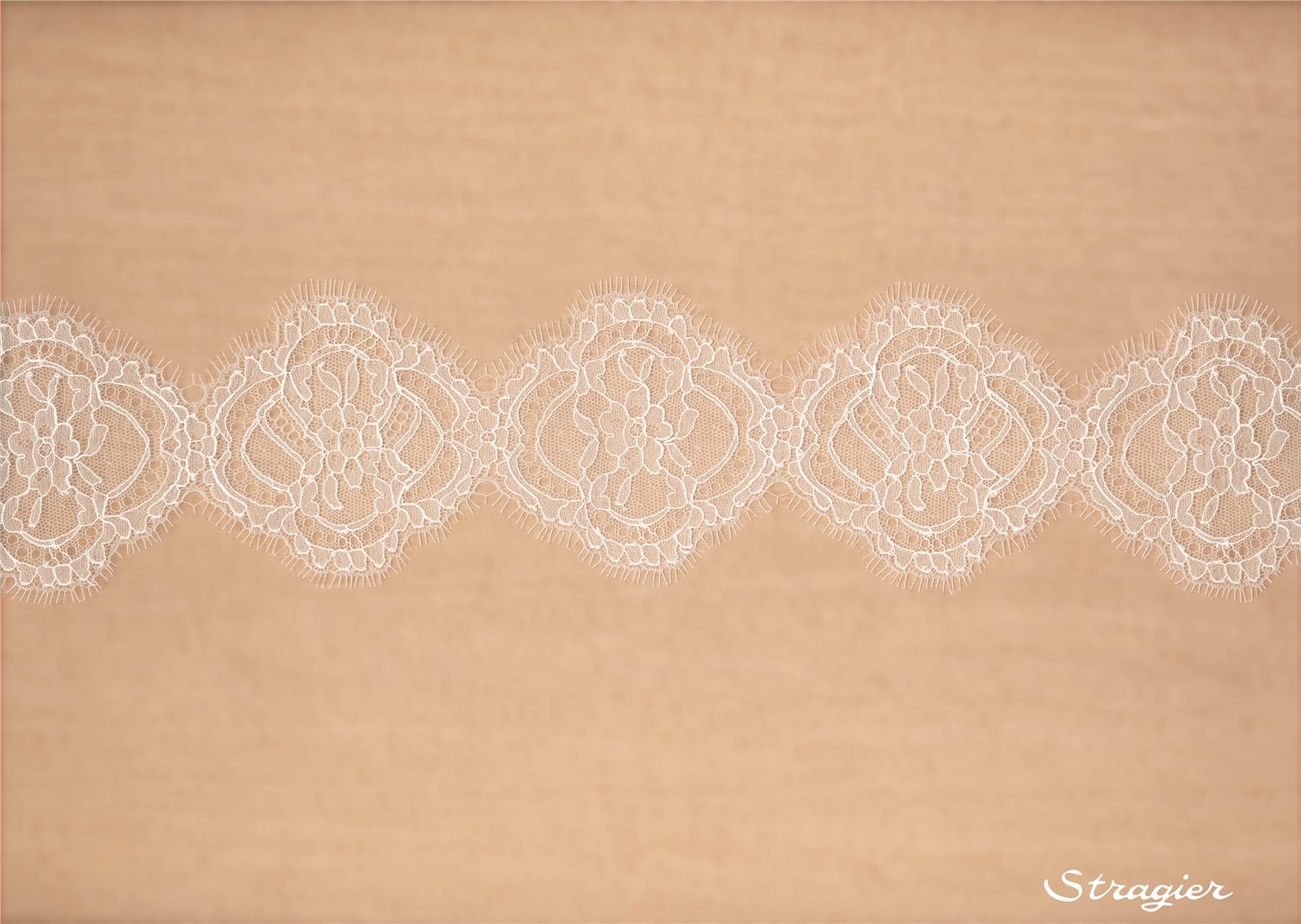 Dentelle Chantilly - Helo - Ivoire clair Stragier - 8 cm