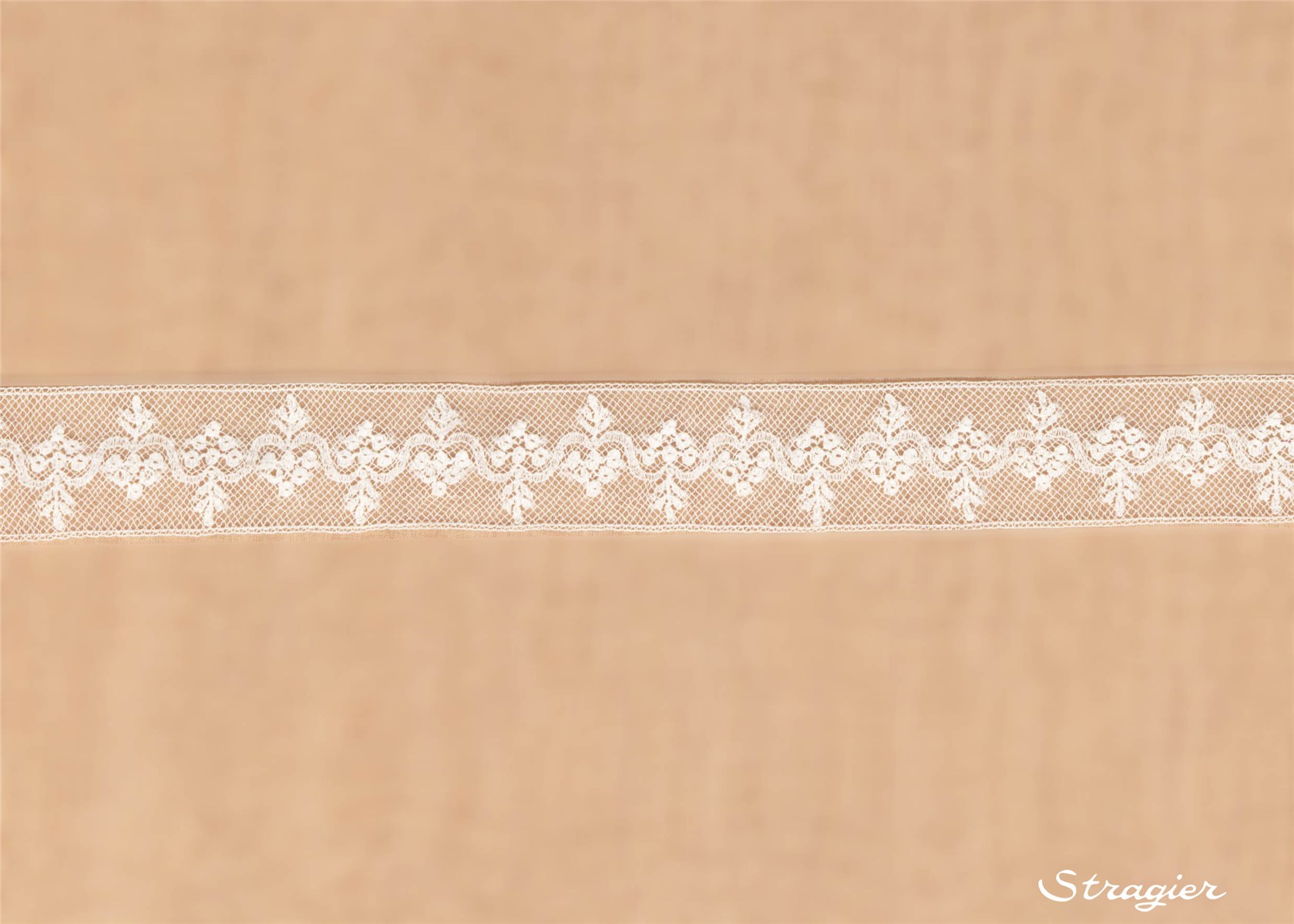 Fine Dentelle à l'ancienne - 011298 - Ivoire - 26 mm