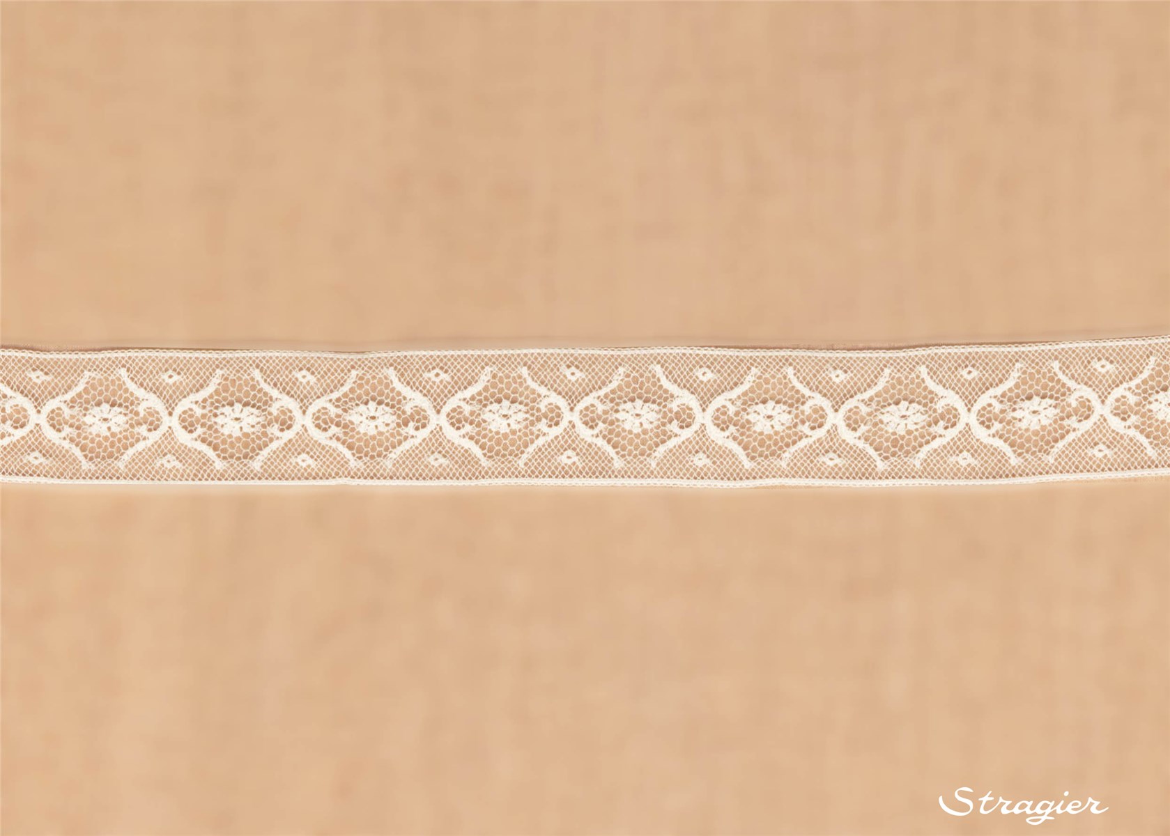 Fine Lace - à l'ancienne - 011299 - Ivoire - 28 mm