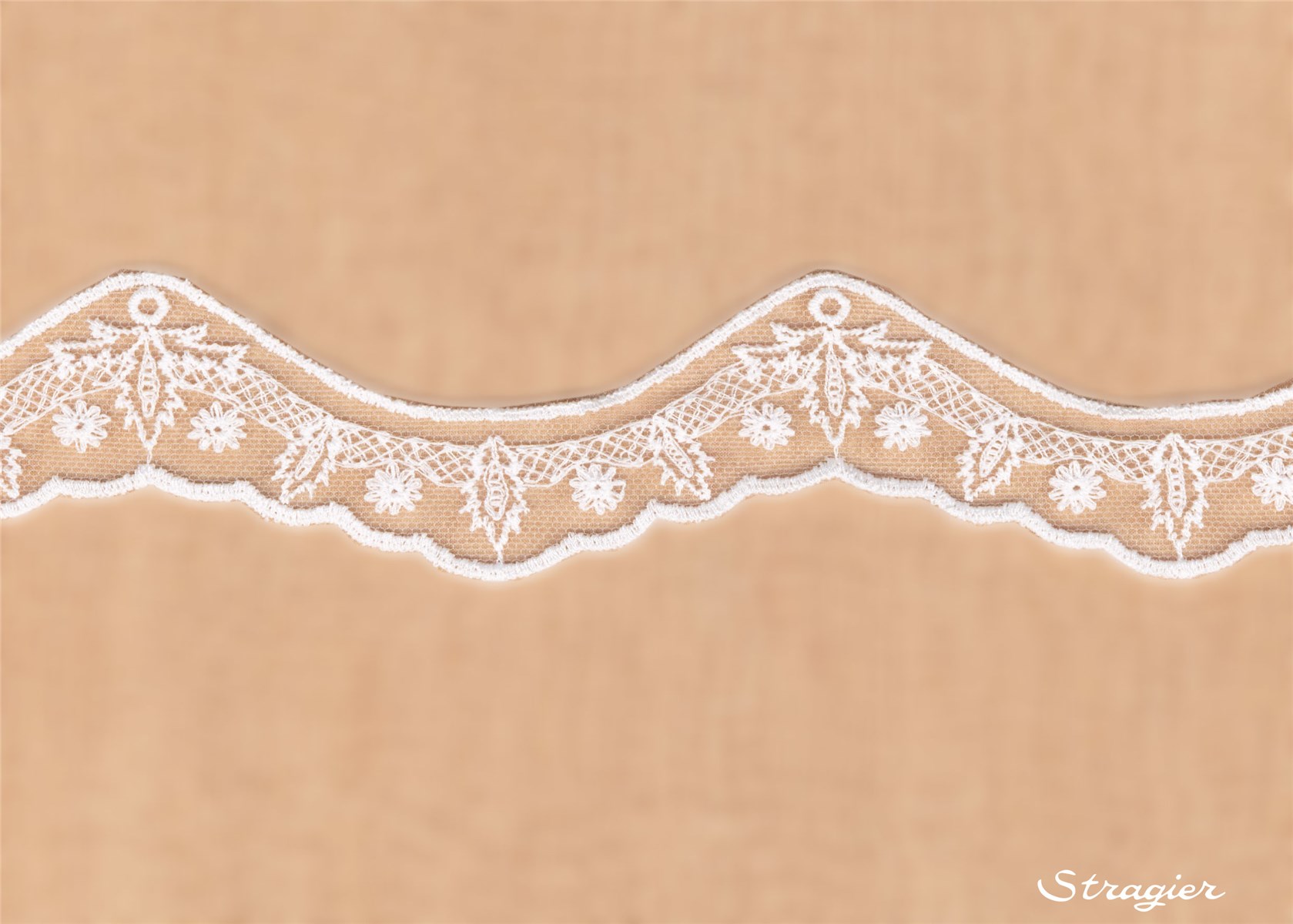 fine Embroidery - 011370 - Stragier Pale Ivory - 3 cm