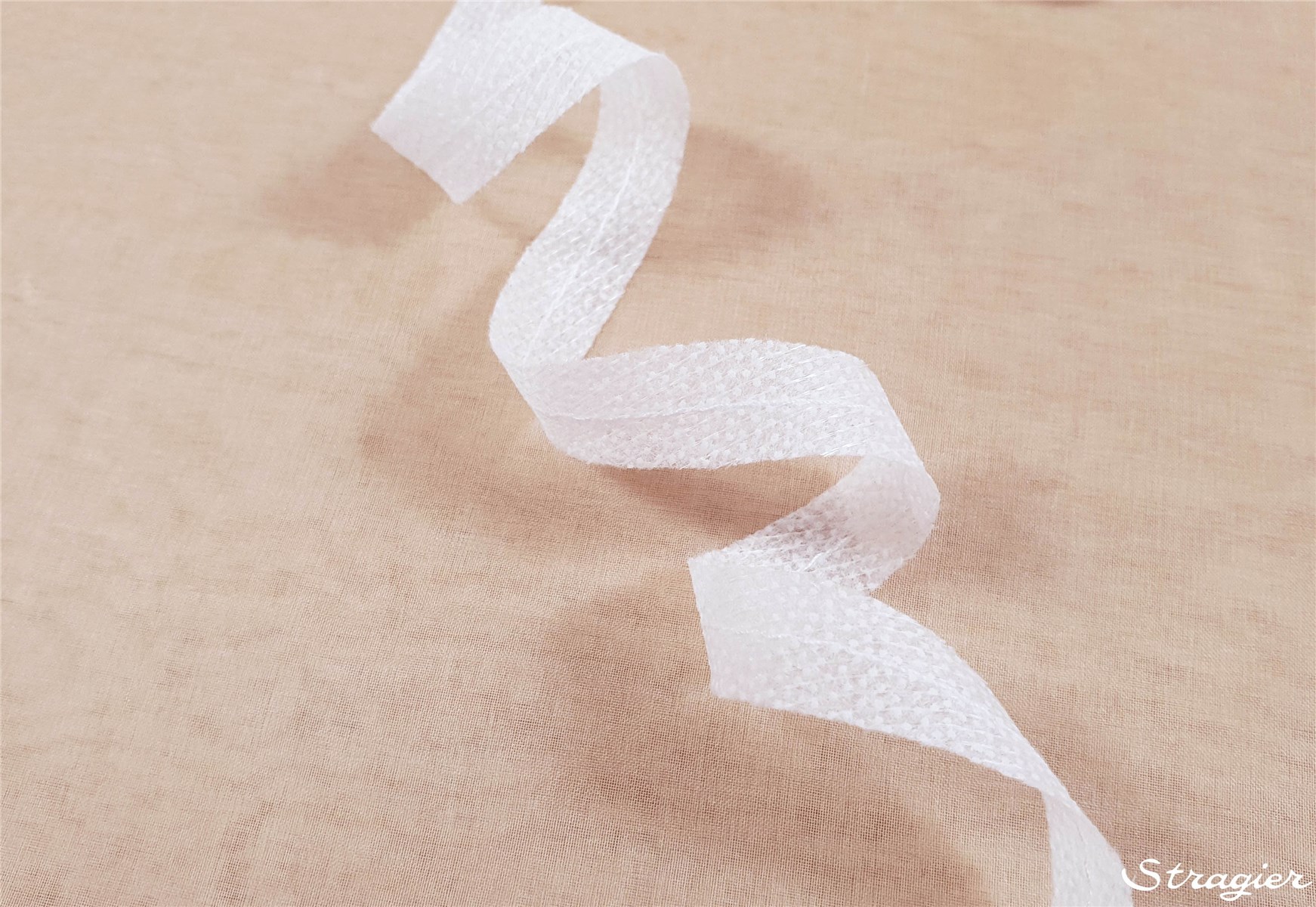 Biais Vlieseline thermocollant - uni - Blanc - 12 mm