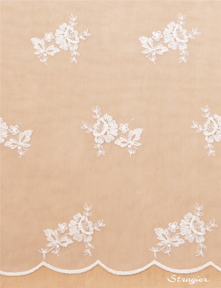 Broderie Coton sur Tulle - La rose - Ivoire Stragier - 140 cm