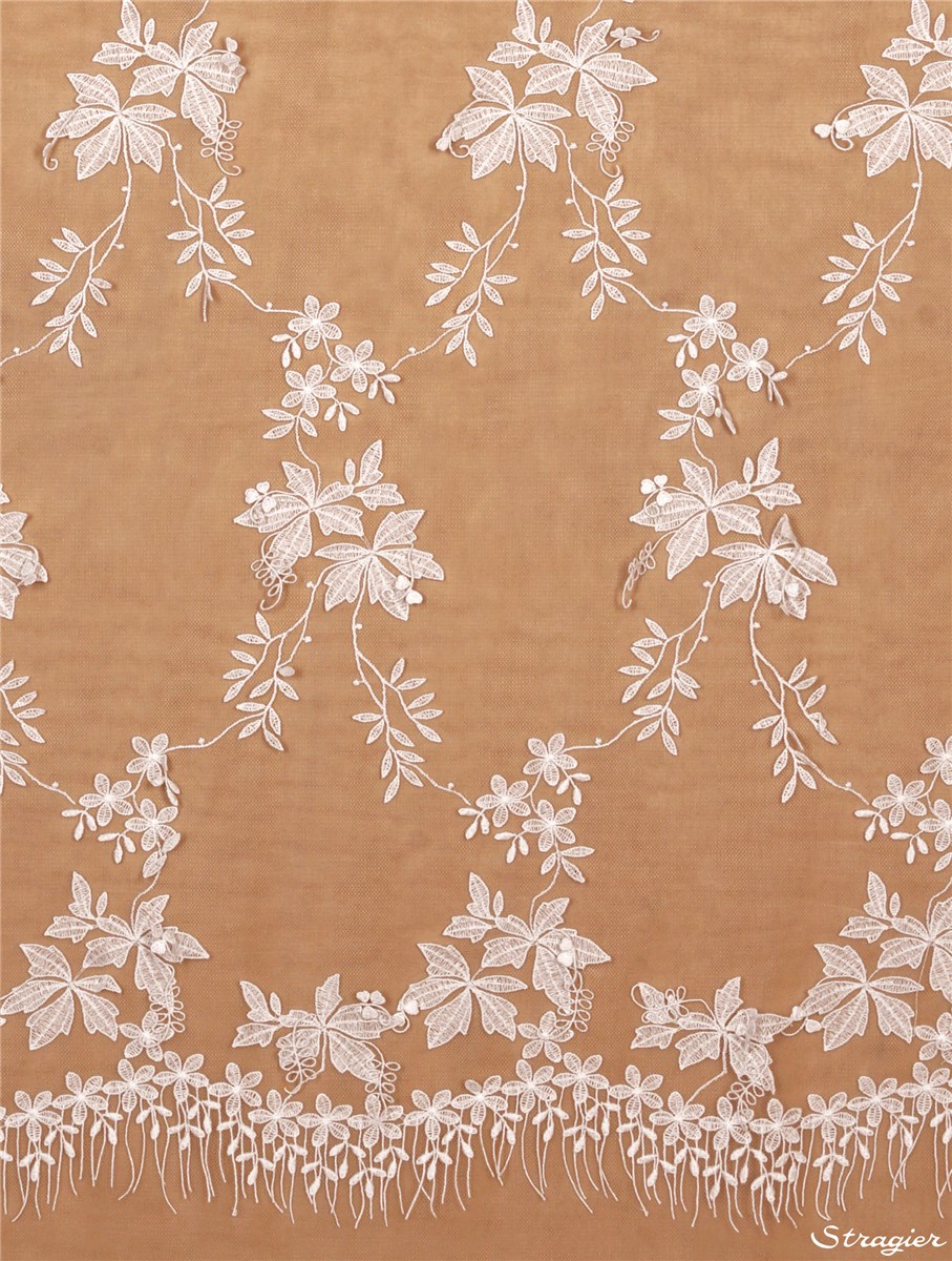 Tulle invisible brodé de motifs libres Coton - Carolina - Porcelaine Stragier - 130 cm