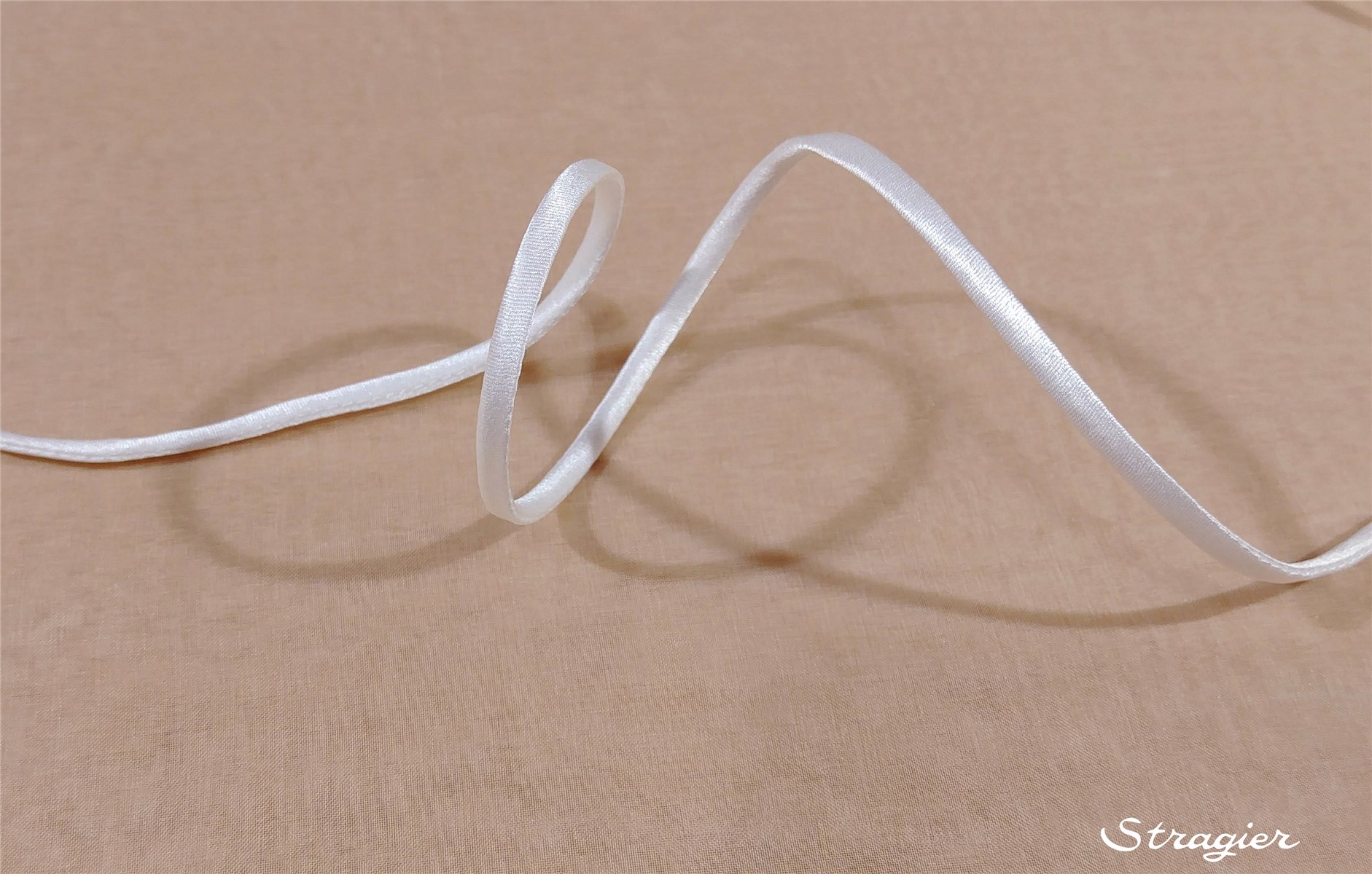 Cordon en satin de Soie - Uni - Ivory - 4 mm