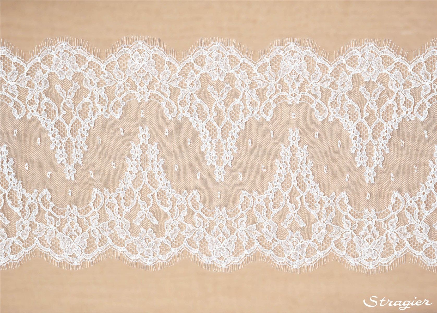 Dentelle Chantilly - Julienne - Blanc Optique Stragier - 20 cm