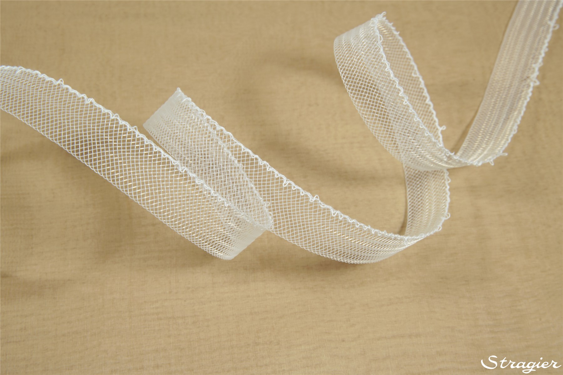 Horsehair braid - coarse - with thread - Plain - Blanc - 20 mm