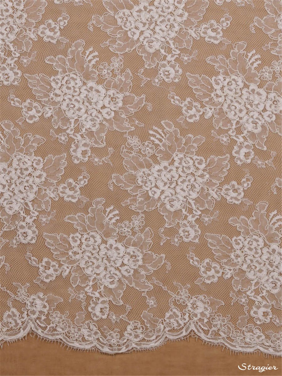 Calais Lace embroidered with a cord underlining - Balencia - Stragier Ivory - 110 cm