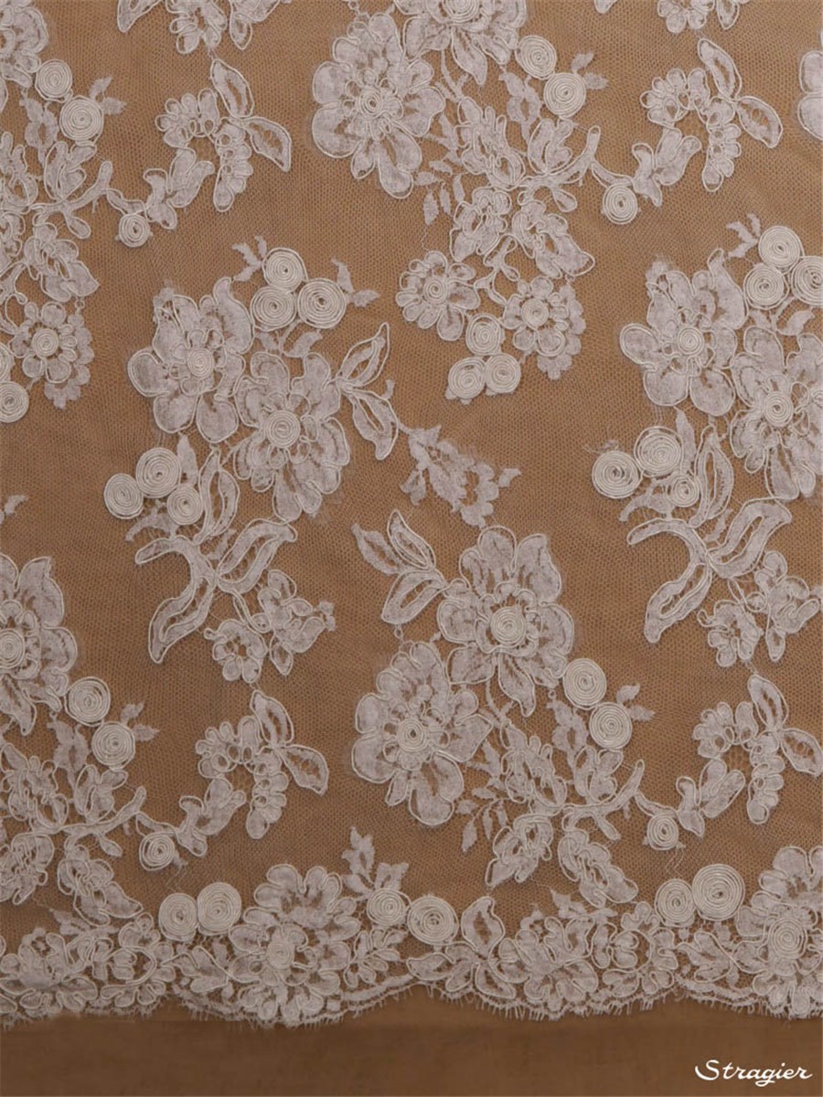 Calais Lace embroidered with a cord underlining - Spirella - Stragier Ivory - 135 cm
