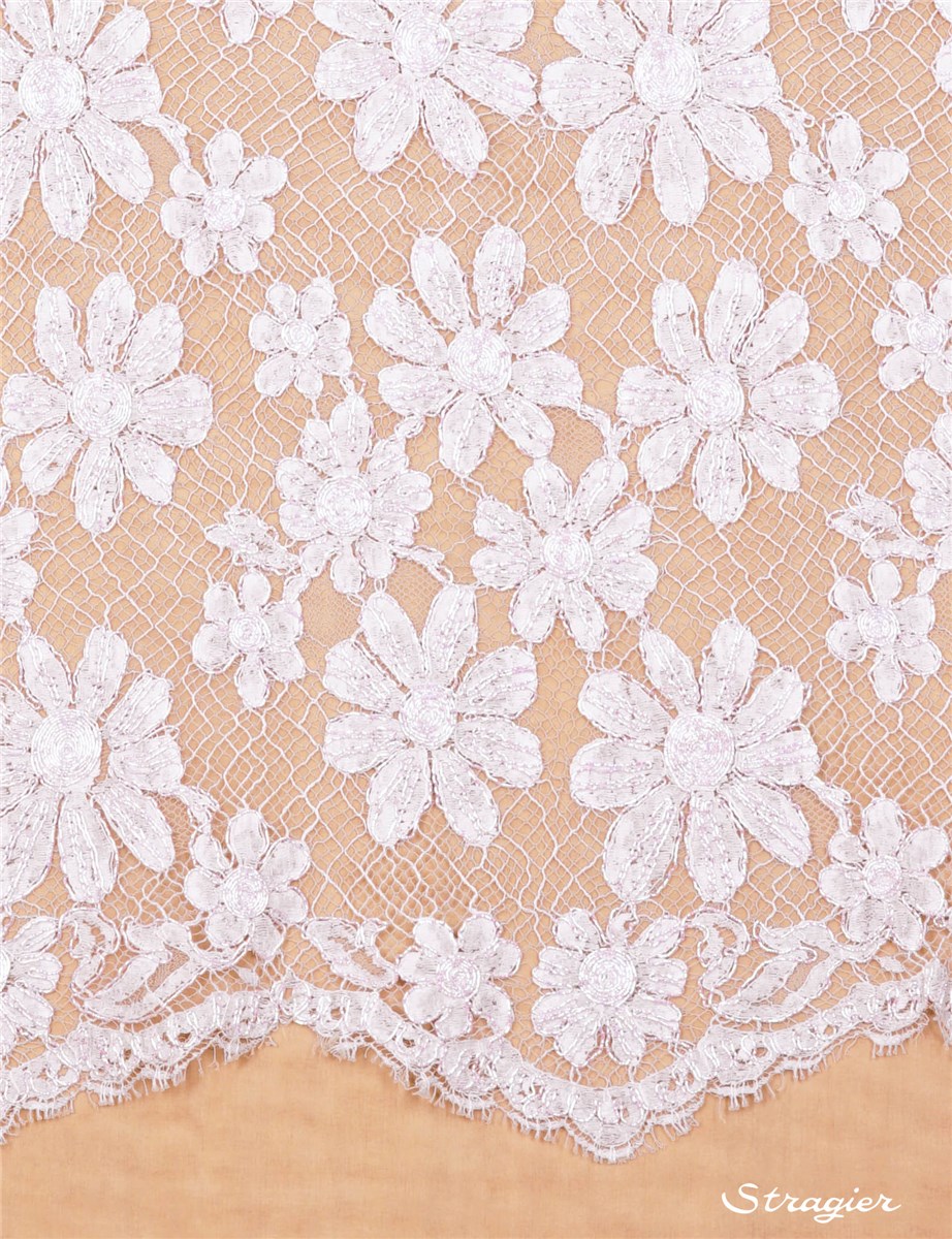 Calais Lace embroidered with a cord underlining - Marguerite - Blanc irisé - 90 cm