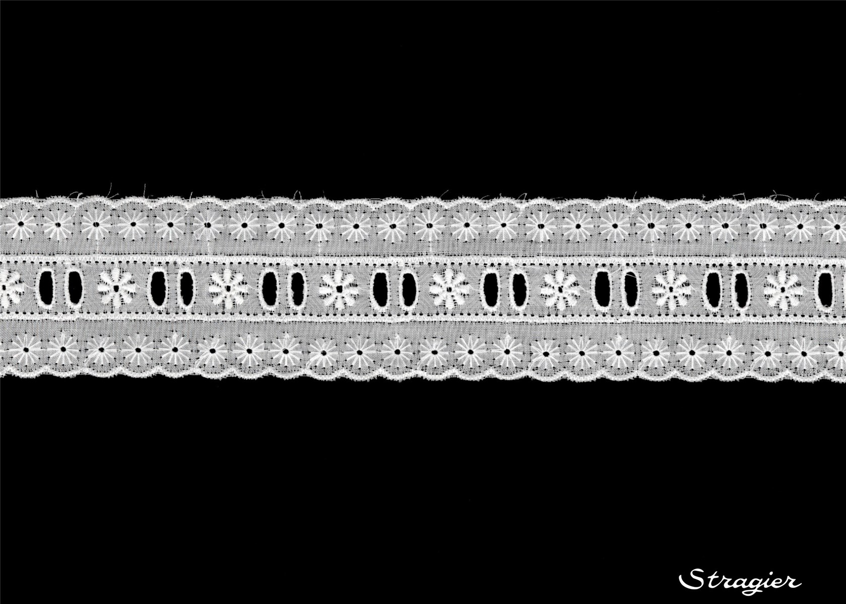 Cotton Eyelet Lace Trim - 012332 - Blanc - 45 mm