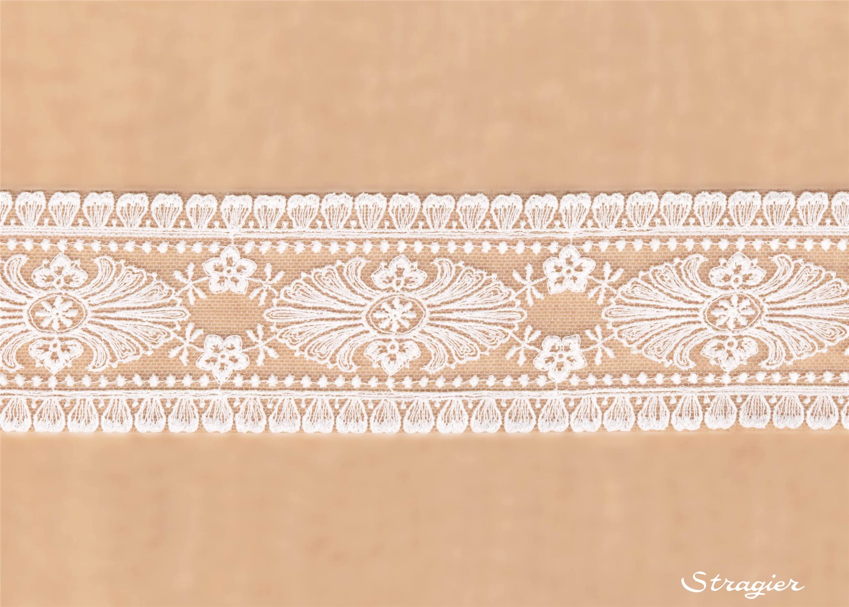 Broderie fine Coton sur Tulle invisible - Clothilde - Ivoire clair Stragier - 5 cm