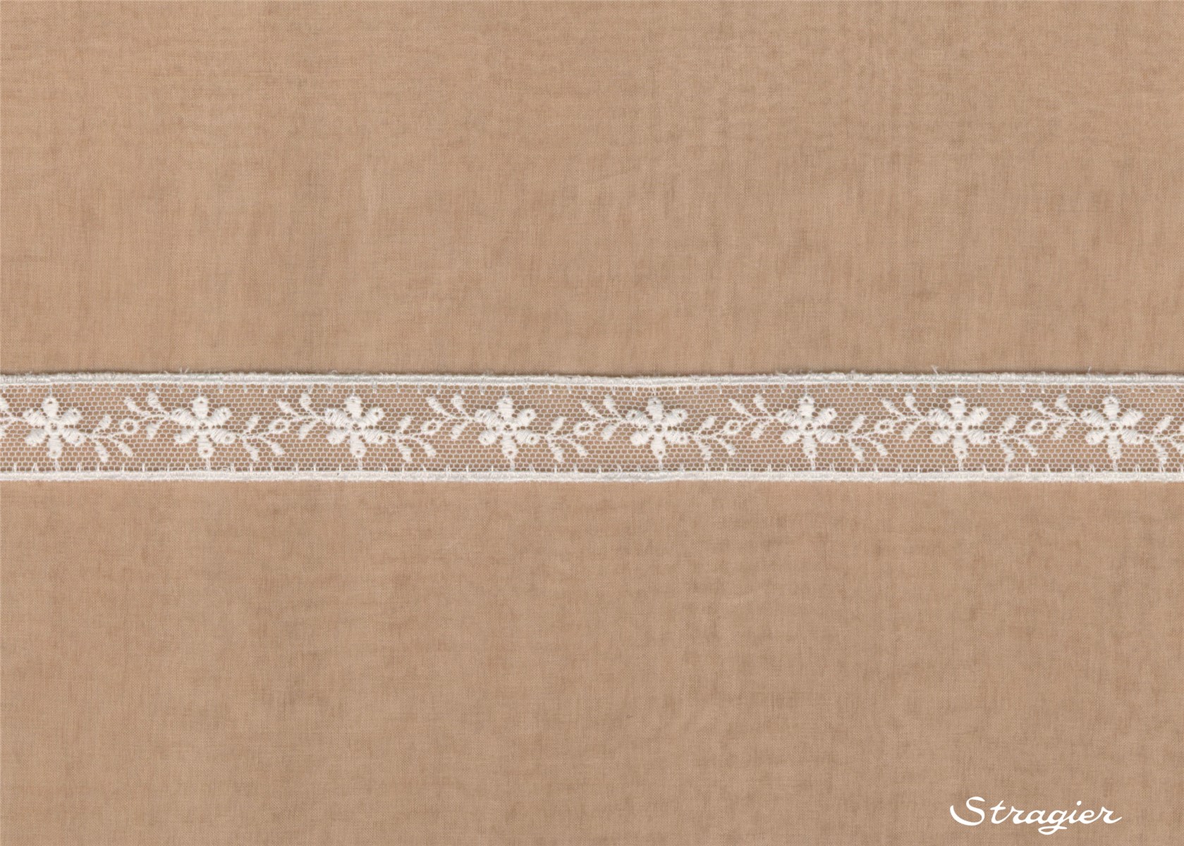 Cotton Thread Embroidery - Rosilia - Stragier Pale Ivory - 18 mm