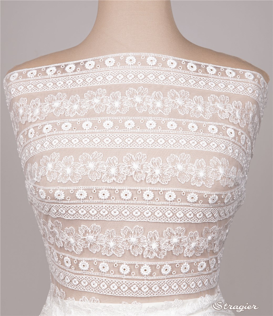 Broderie fine Coton sur tulle souple - Epoclia - Porcelaine Stragier - 125 cm