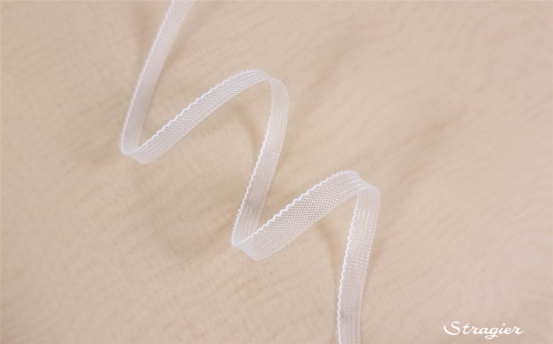 Bande de Crin fin - avec fil - Uni - Blanc - 5 mm