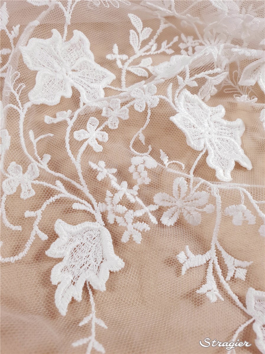 Broderie fine Coton sur tulle invisible - Liserelle - Ivoire clair Stragier - 145 cm