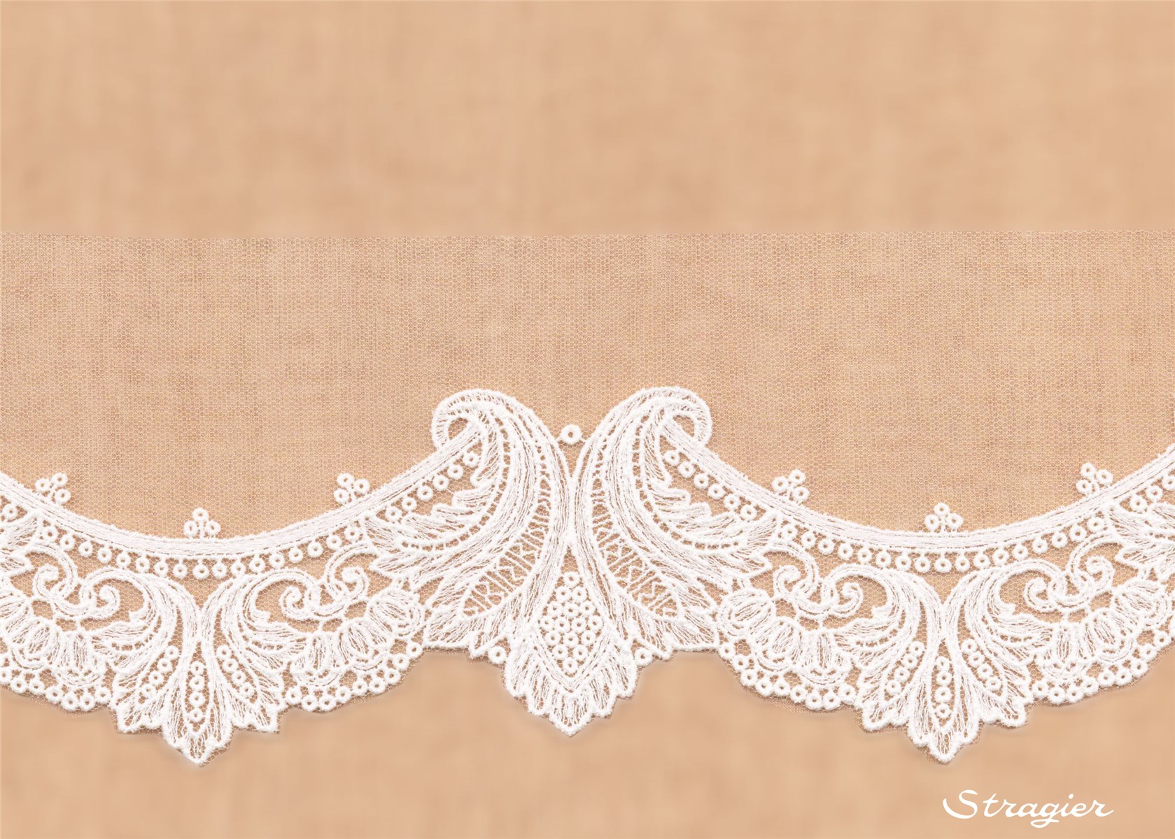 Broderie fine Coton sur Tulle invisible - Corinthia - Ivoire clair Stragier - 65 mm